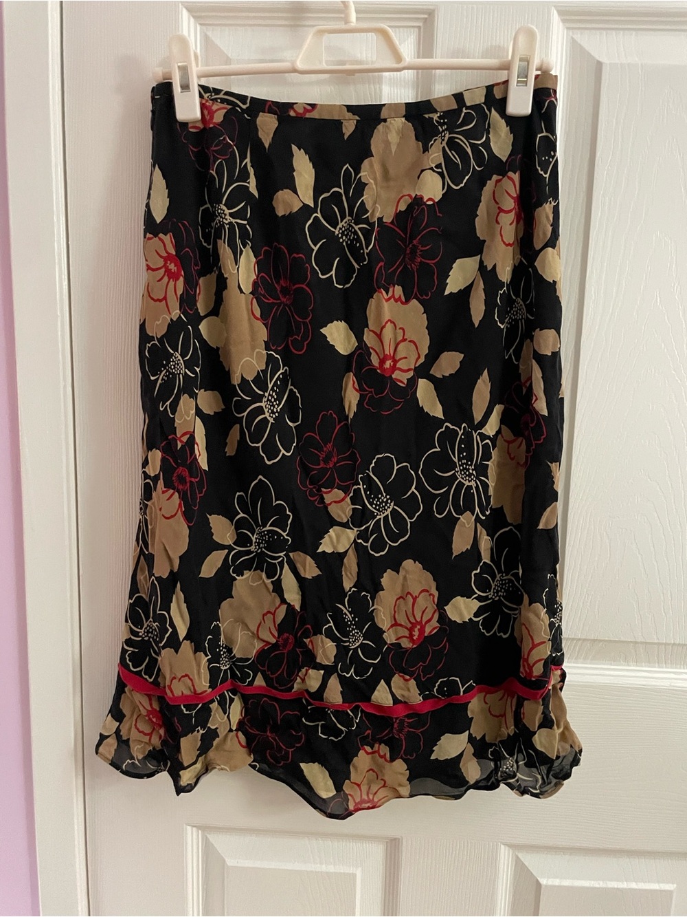 Ann Taylor Black Floral Midi Skirt with Beige and Red Accents